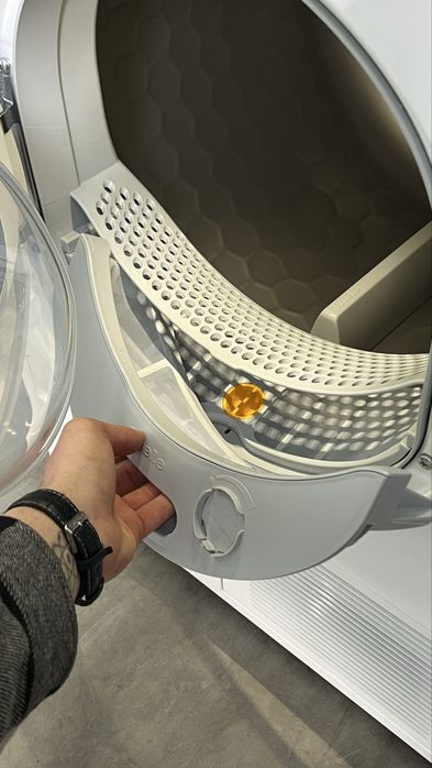 Сушильная машина Miele TKG 640 WP Steam 8 кг сушка сушильна машина