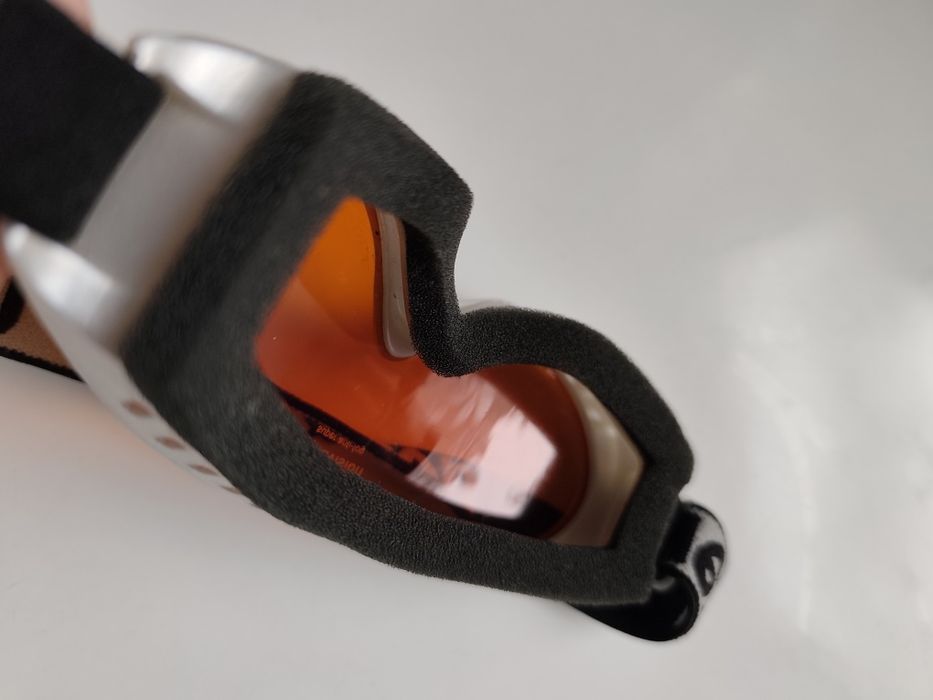 Dziecięce gogle narciarskie marki UWEX na wiek 4-7 lat