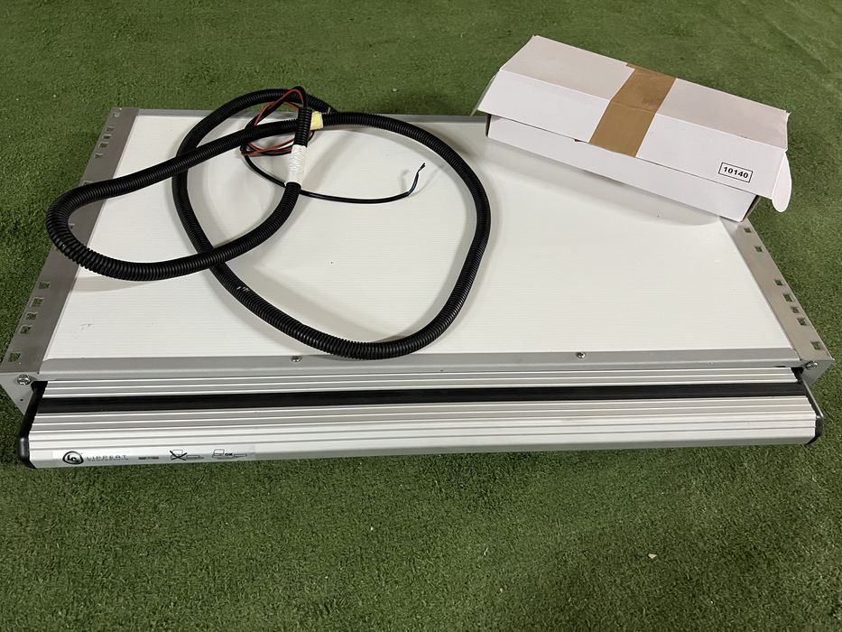 Schodek elektrycznie wysuwany do kampera, buskampera, Lippert. Nowy