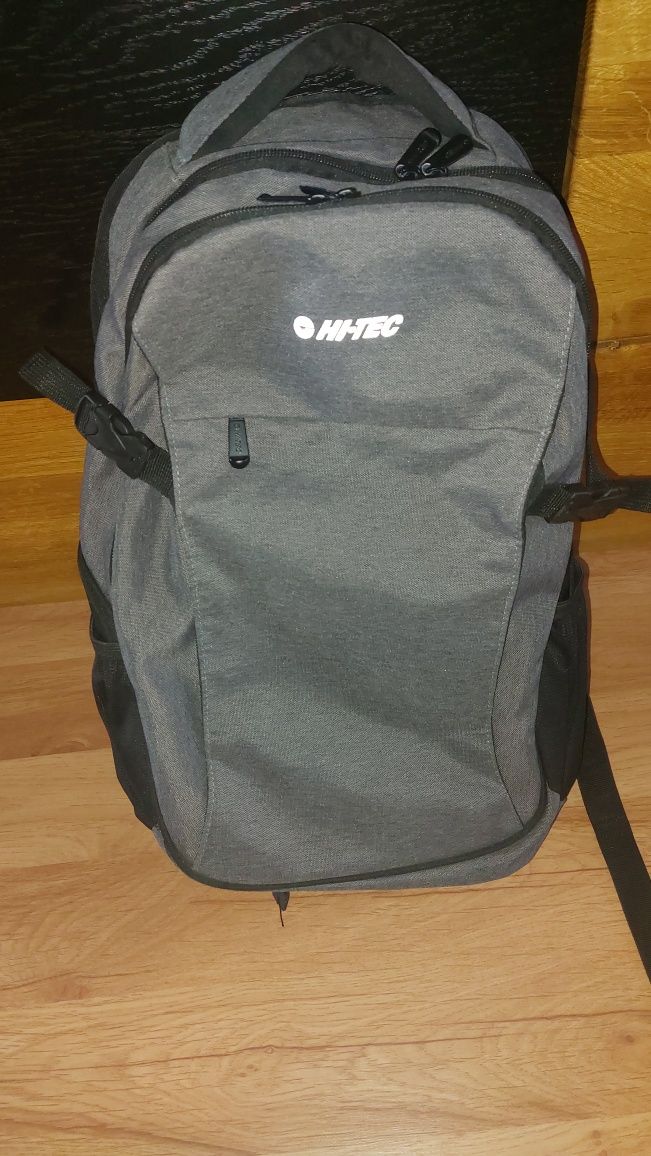 Plecak Hi-Tec Tobby 25l praktycznie nowy
