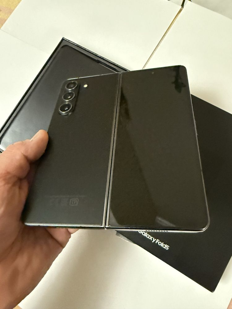 Samsung Galaxy Fold5  12/256gb