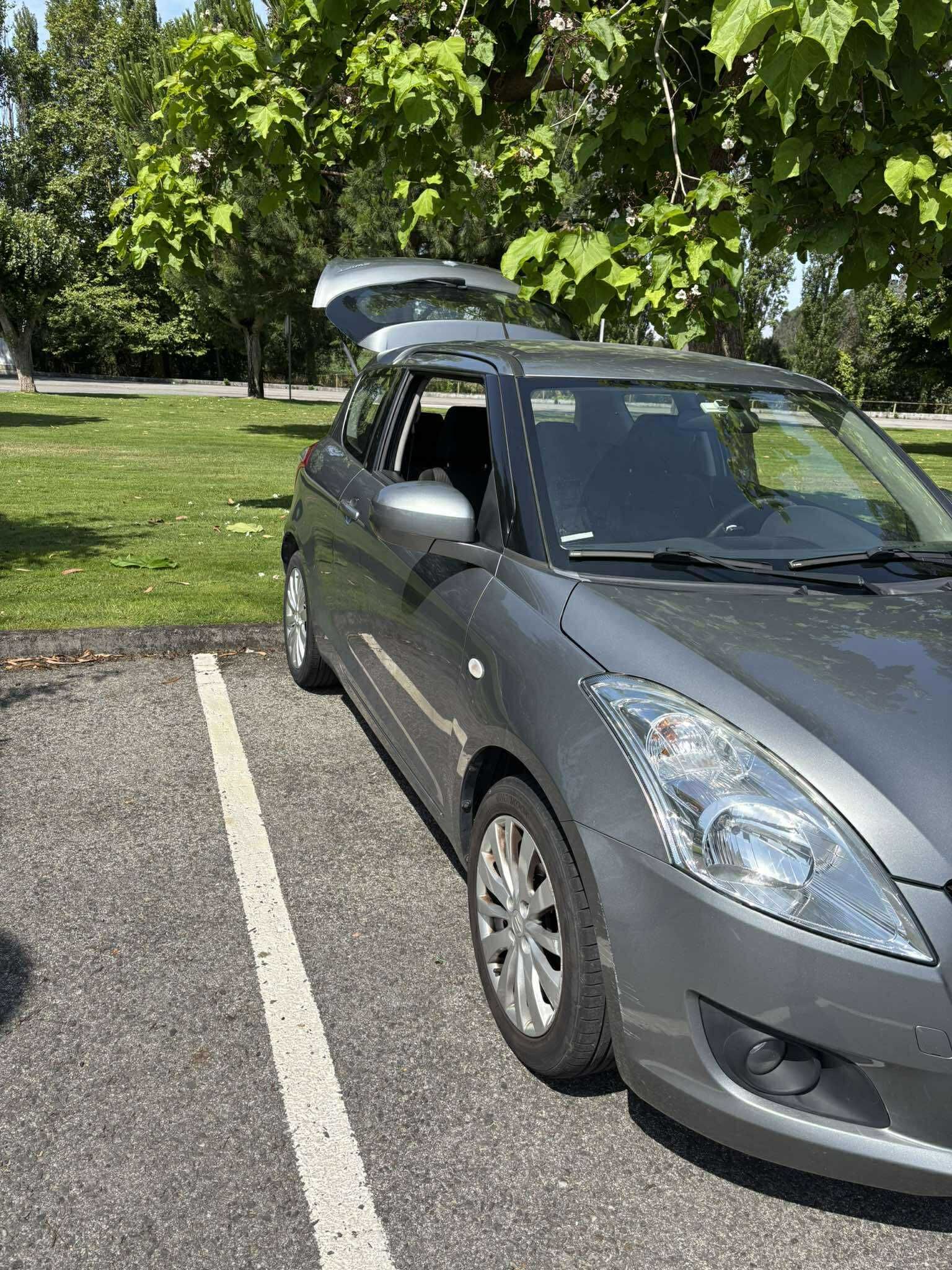 Suzuki Swift 1.2 VVT 3 portas – 2010 – 106.000 km