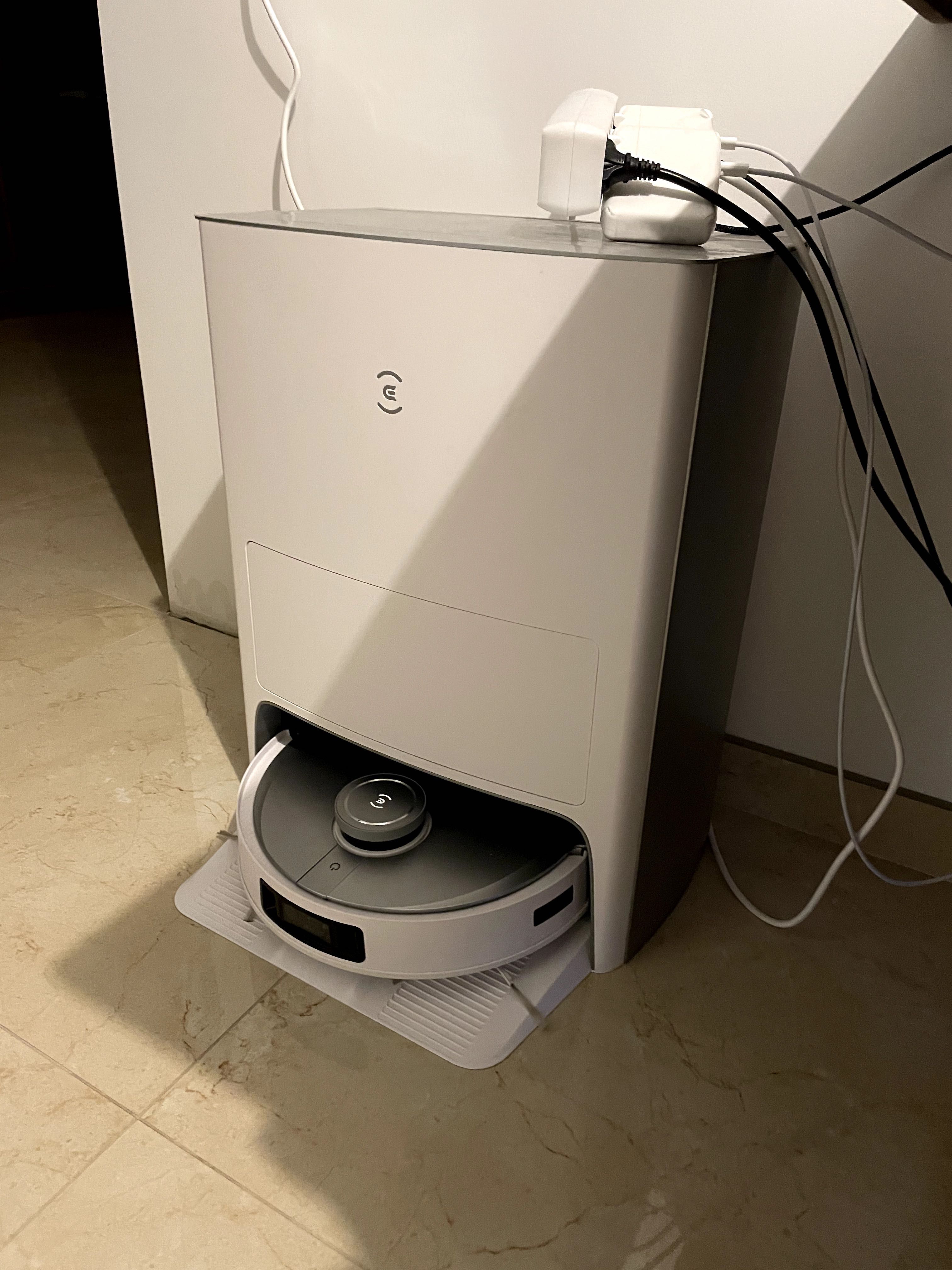 Ecovacs Deebot X1 Omni Миючий робот-пилосос з вологим прибиранням