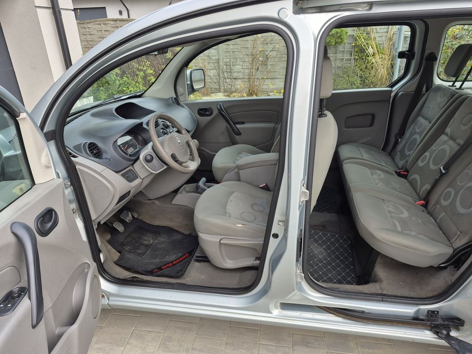 Sprowadzony-5 osób-Klimatyzacja