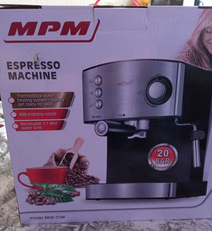 Nowy ciśnieniowy ekspres do kawy MPM