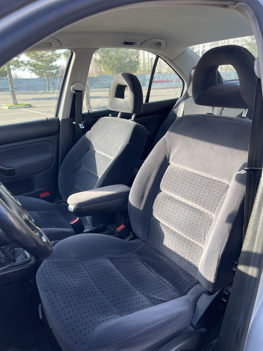 Volkswagen Bora 1.4 • 2000 p. • Гарний стан