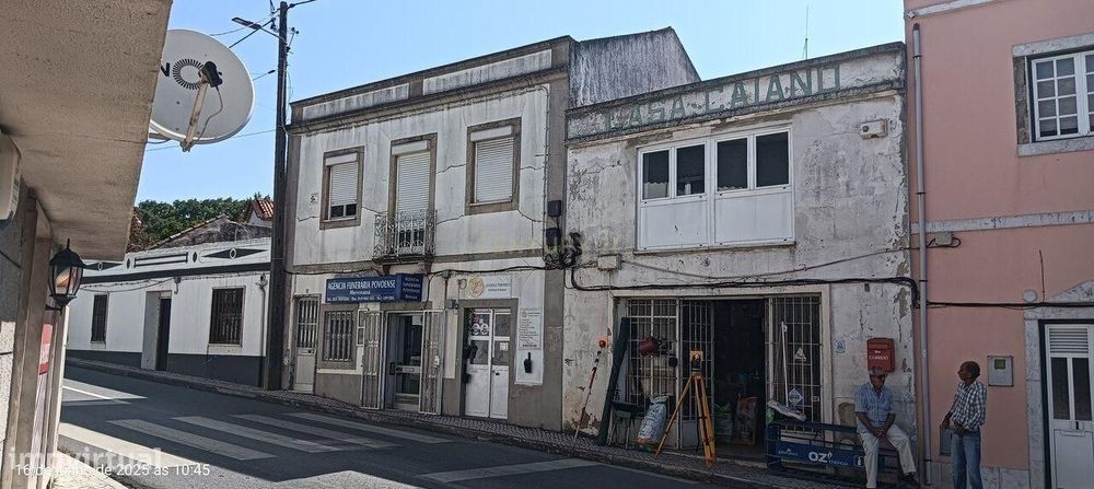 Loja com potencial de afetação para habitação na Merceana