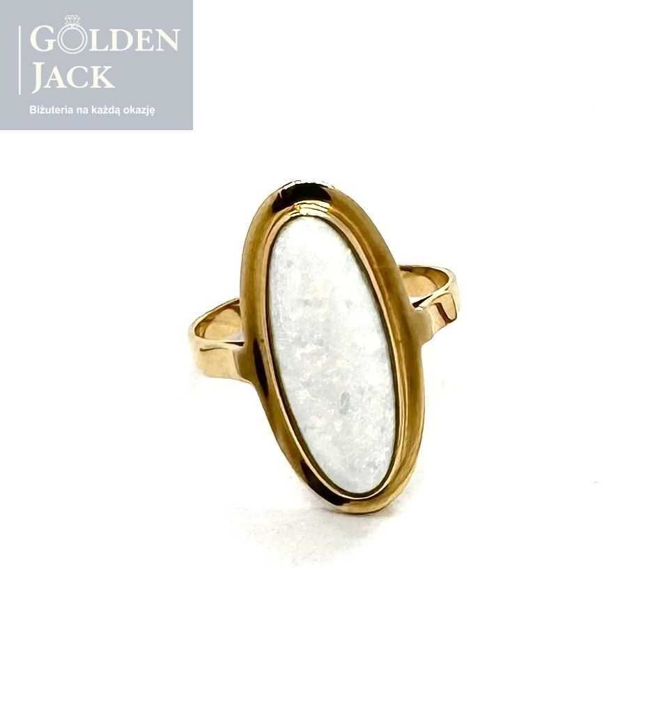 Złoty owalny pierścionek z Opalem złoto pr. 585 roz. 17 waga 3,52 g