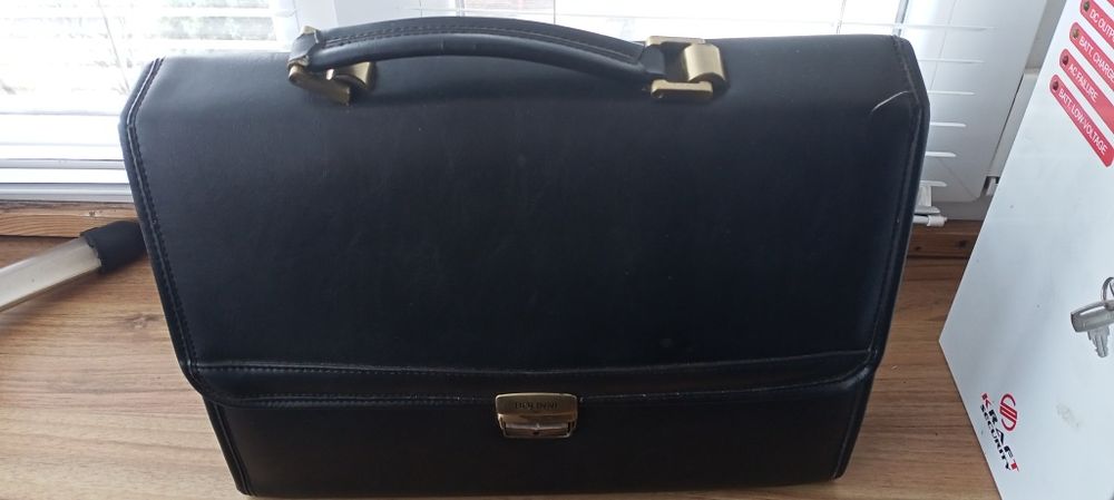 Портфель кожаный