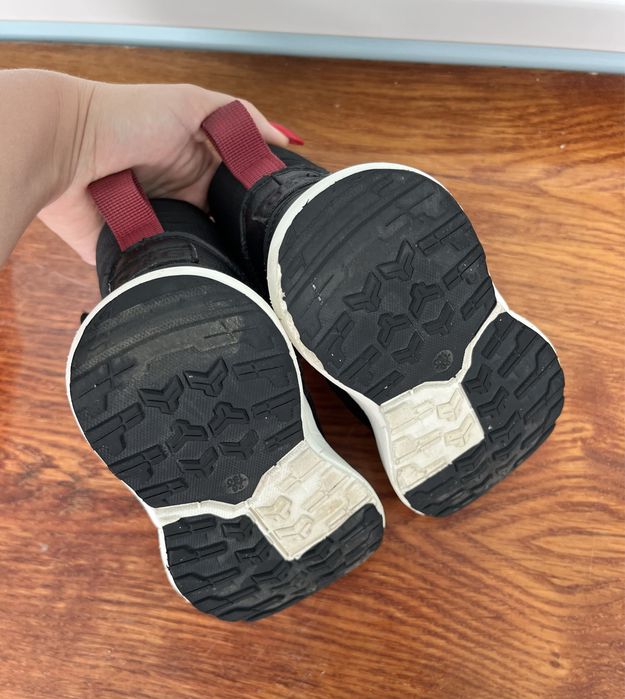 Зимові черевики, чоботи