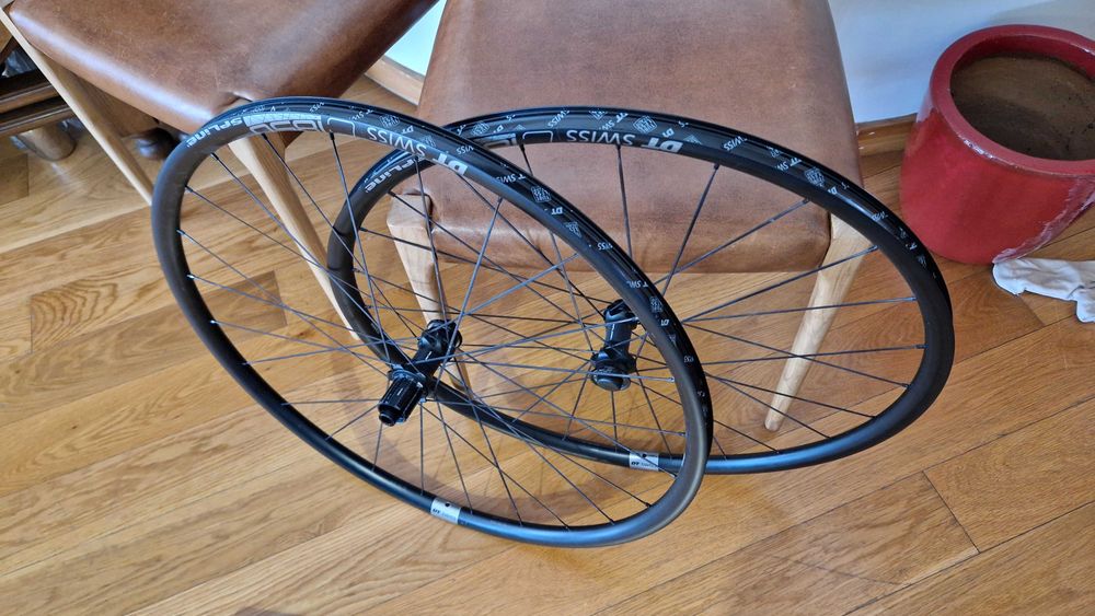 Rodas DT Swiss C1850 novas (gravel/estrada)