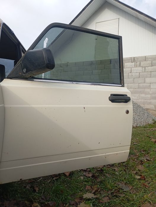 Продам двері Ваз 2104.05.07