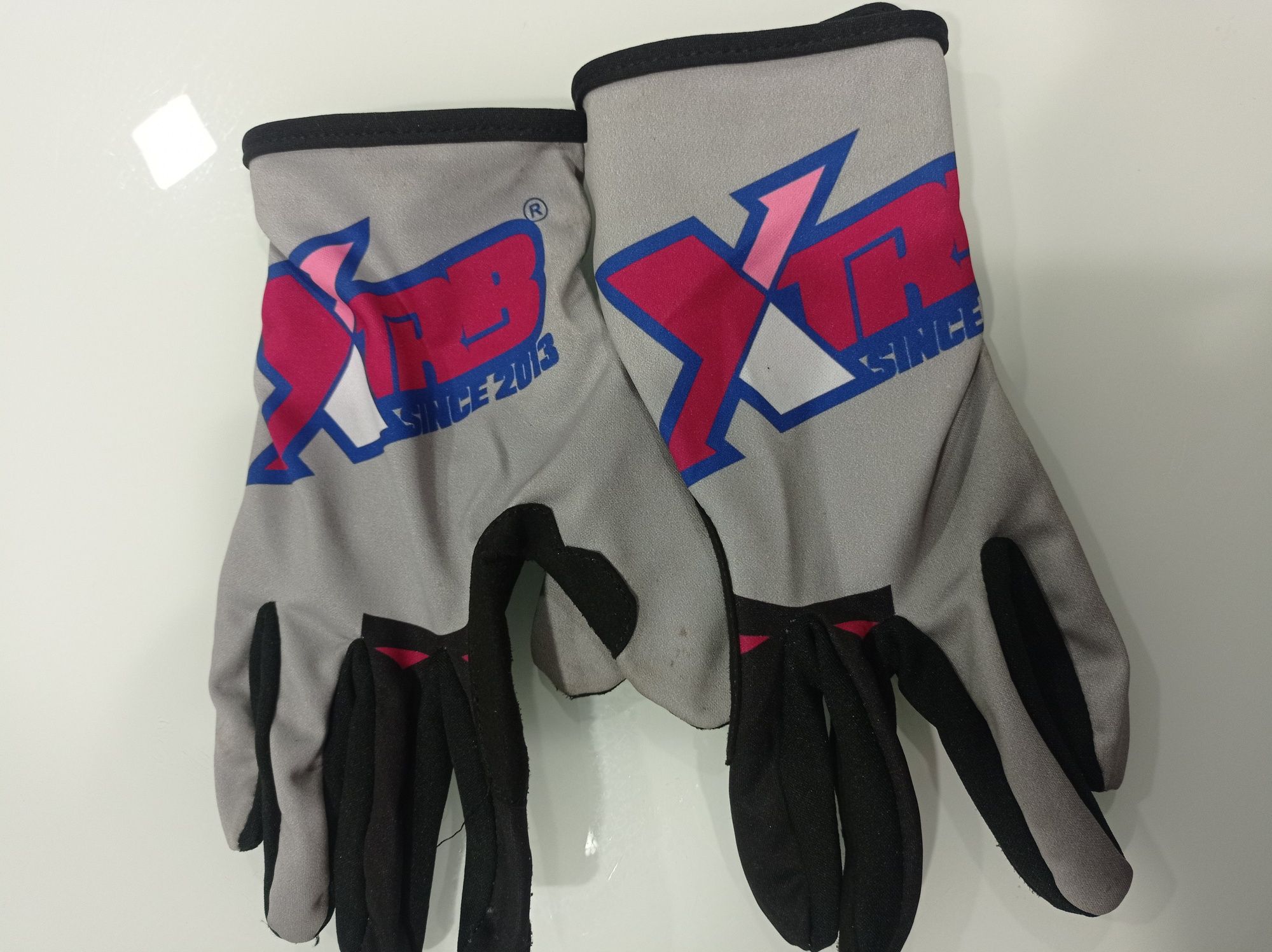 Vendo 3 pares de luvas motocross.