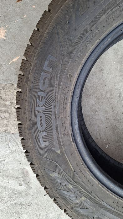 Продам,зимові шини NOKIAN NORDMAN 215/70/16