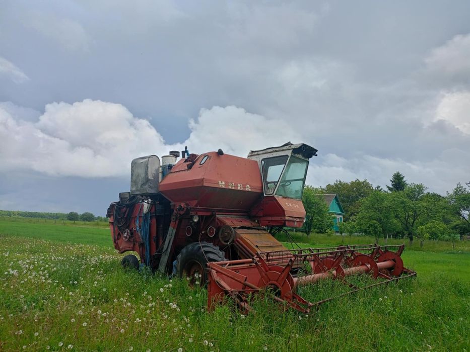 Продам комбайн нива