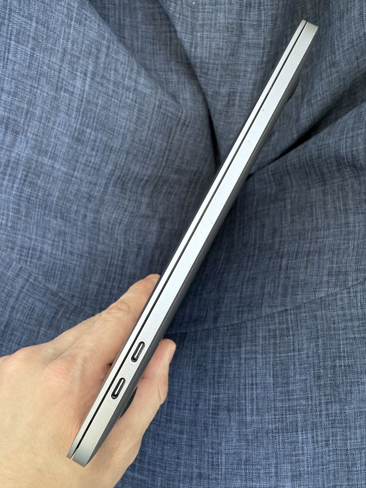 MacBook Pro 2019 13 i5 / 8GB /256 GB/ Touch Bar /92% АКБ