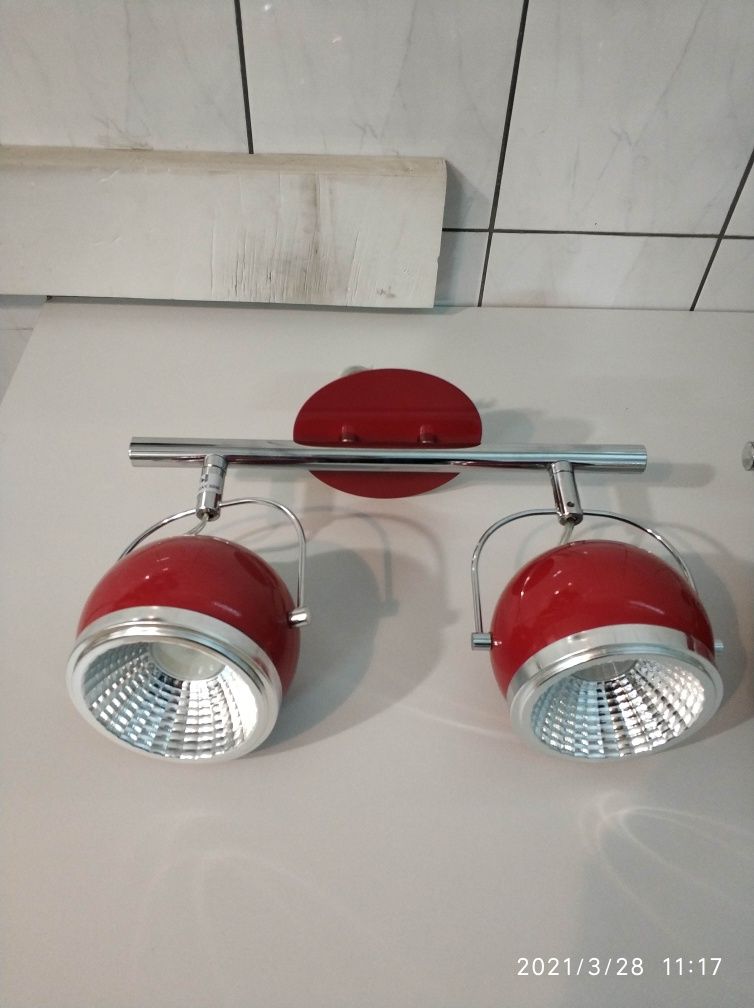 Sprzedam 4 lampy sufitowe LED kule obrotowe, 2 czerwone i 2 białe