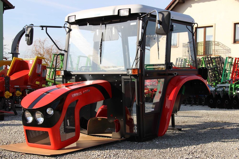 Kabina C330 maska C- 330 Naglak zestaw czerwona kabiny maska