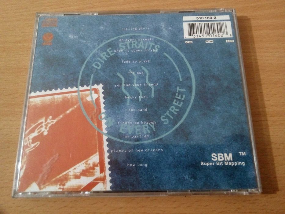 DIRE STRAITS - On Every Street