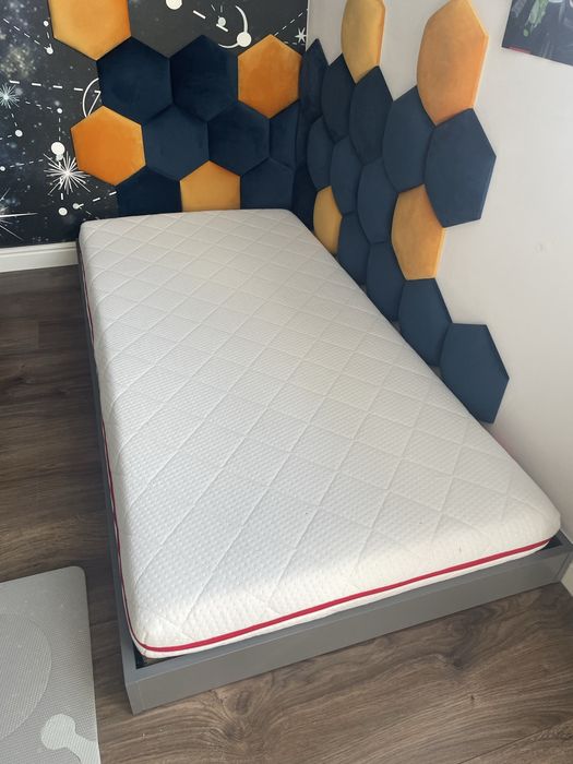 Łóżko 160x80 z materacem Janpol – stan bardzo dobry