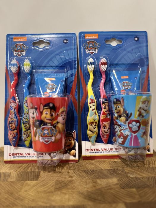 Зубна щітка дитяча. Набір щітка стаканчик паста