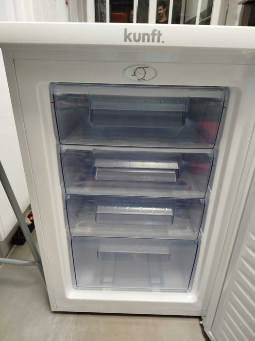 Preço Final: Arca Vertical Kunft em Perfeito Estado