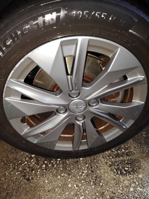 Peugeot e 208, garantia baterias 8 anos ou 160 000 km