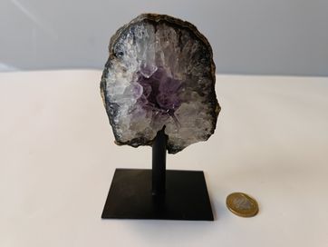 Naturalny kamień Ametyst Geoda na metalowej nóżce nr 1