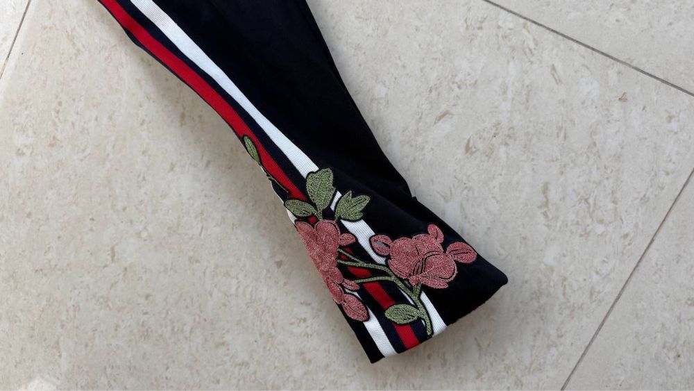 Штани Gucci.