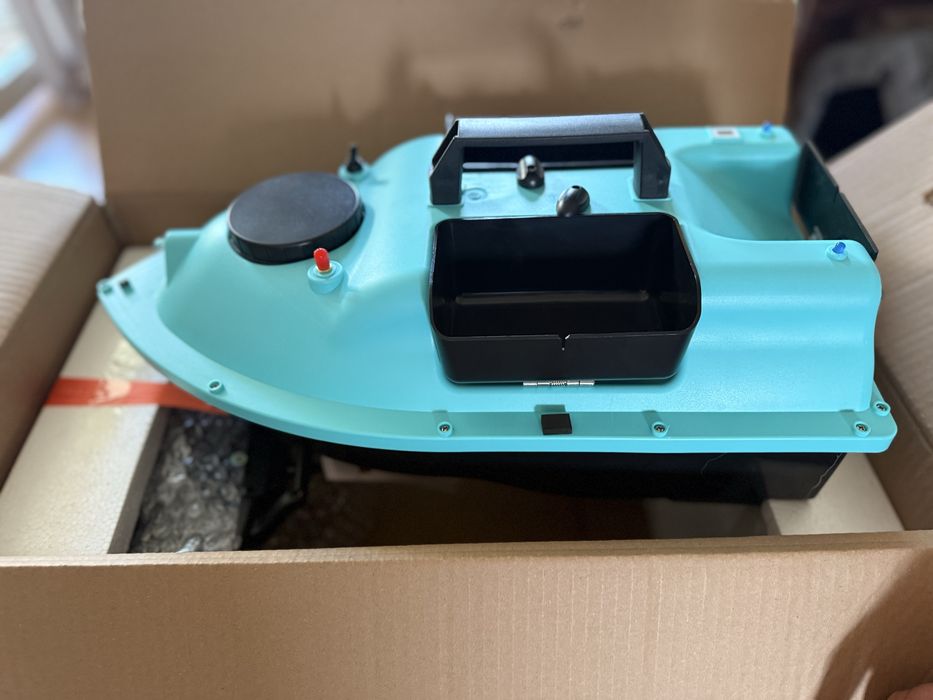 Łódka zanętowa V018 GPS 12k.mAh Torba