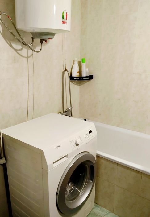 Сдам 1 комнату с хозяйкой.Таирова 1 эт.