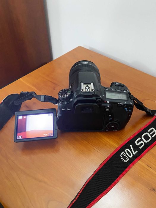 Canon 70D com lente bateria e carregador