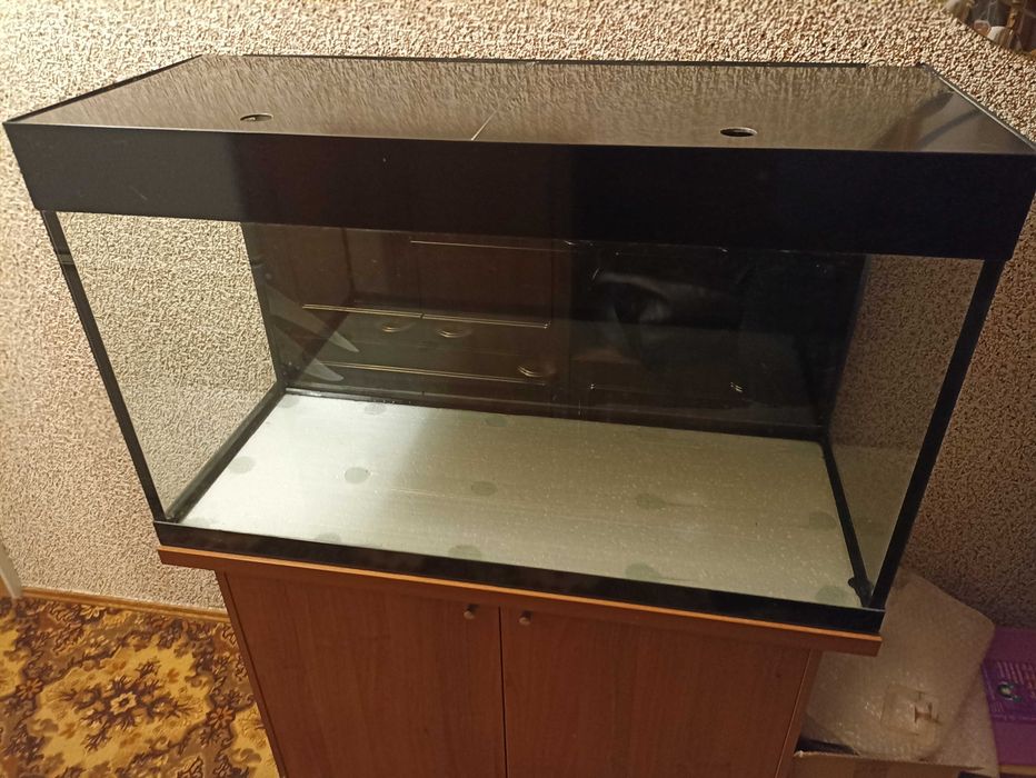 Аквариум на 250 л с тумбой-подставкой