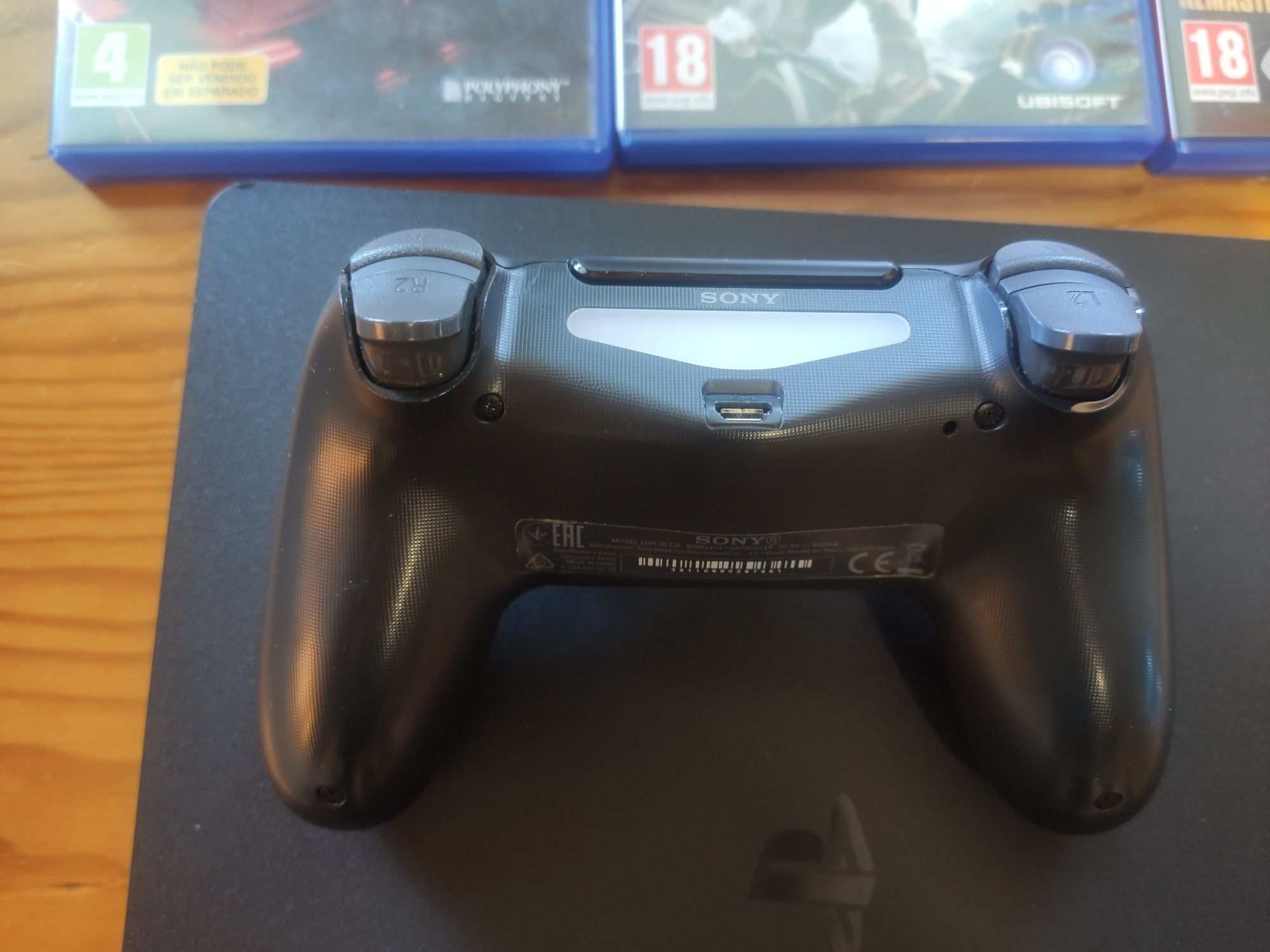 PS4 1tb com 5 jogos como nova