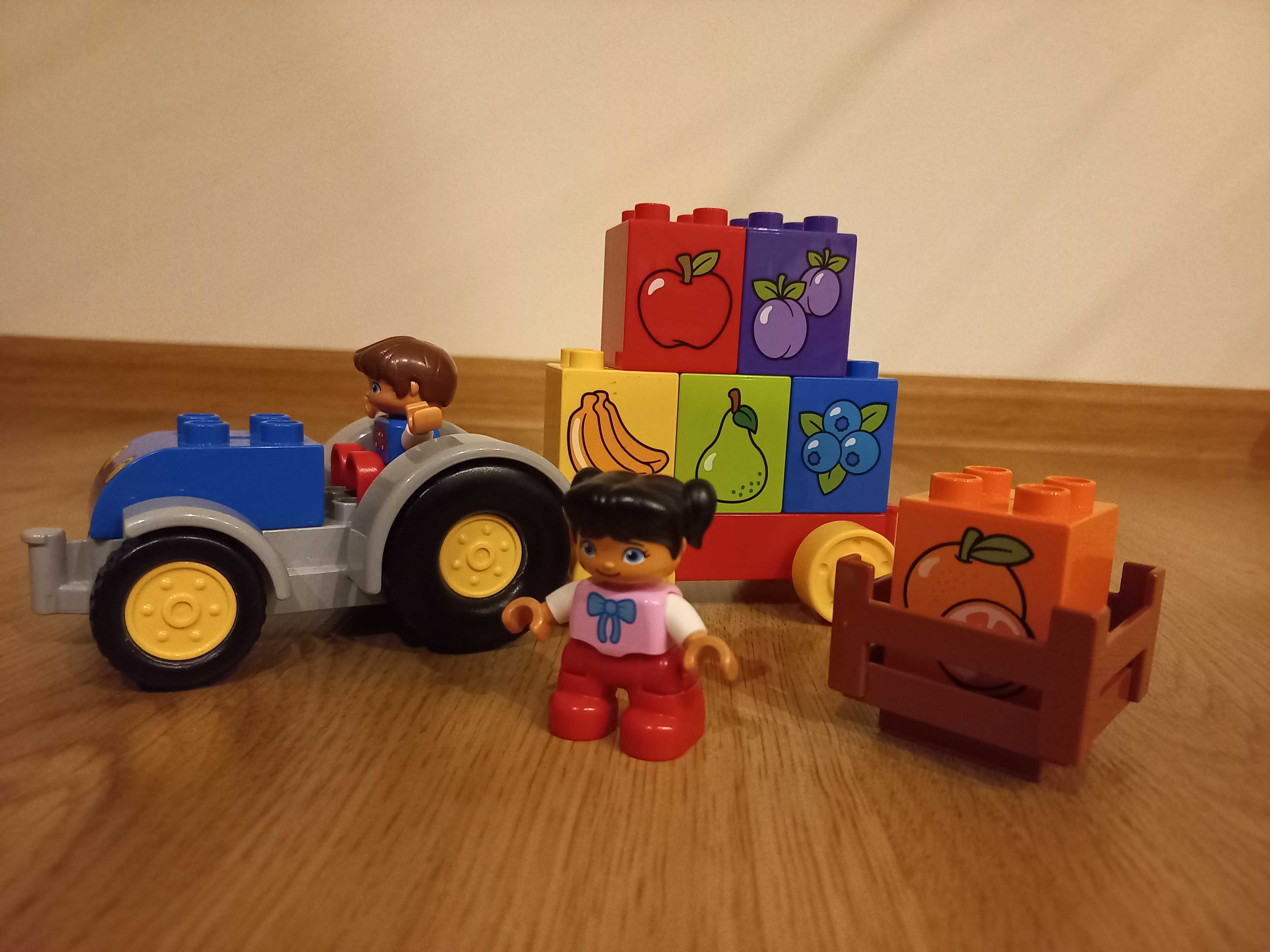 LEGO DUPLO - Farmer + przyczepa + klocki z owocami + figurki