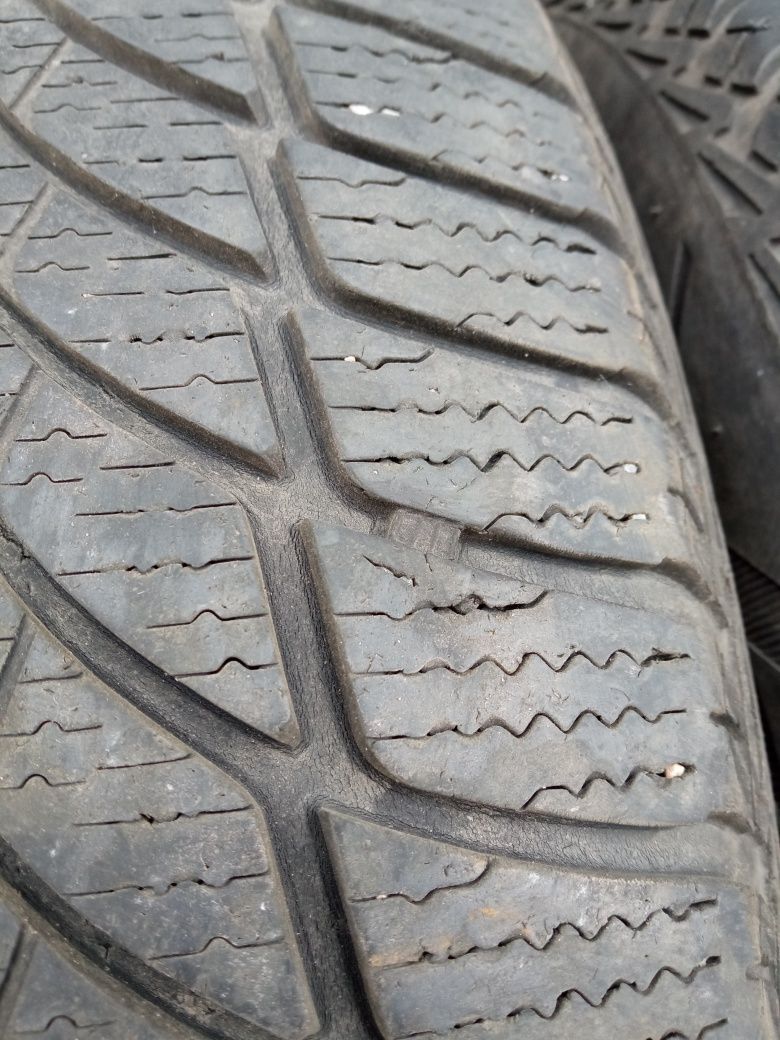 Шины Good year 195/60 R 15 зима , 4 штуки