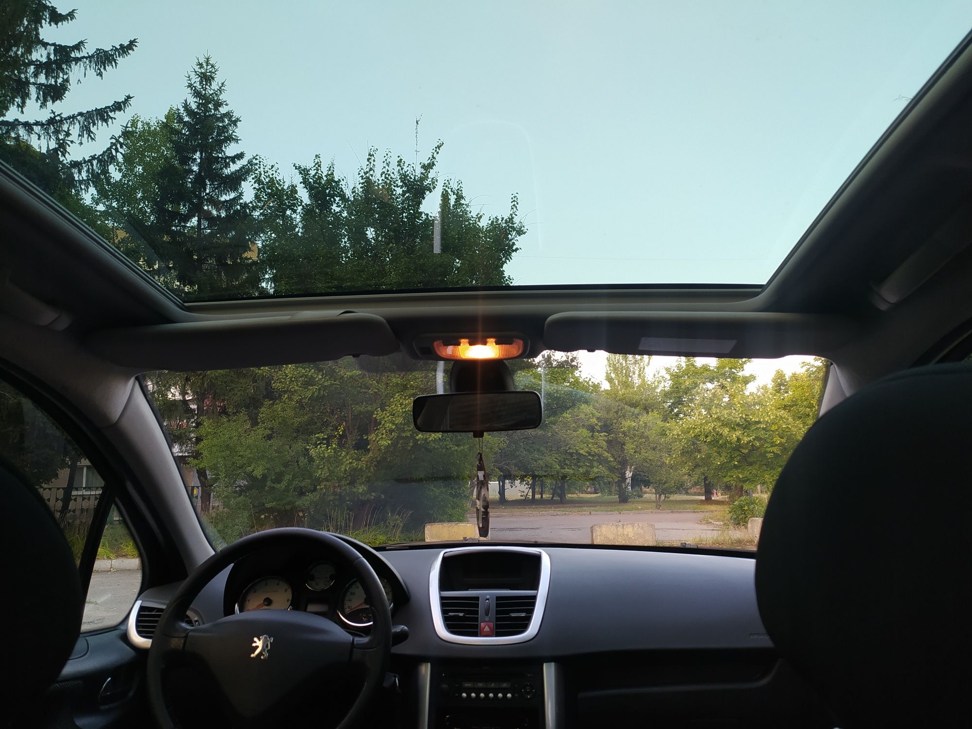 Продам Peugeot 207 sw 1.6 бензин