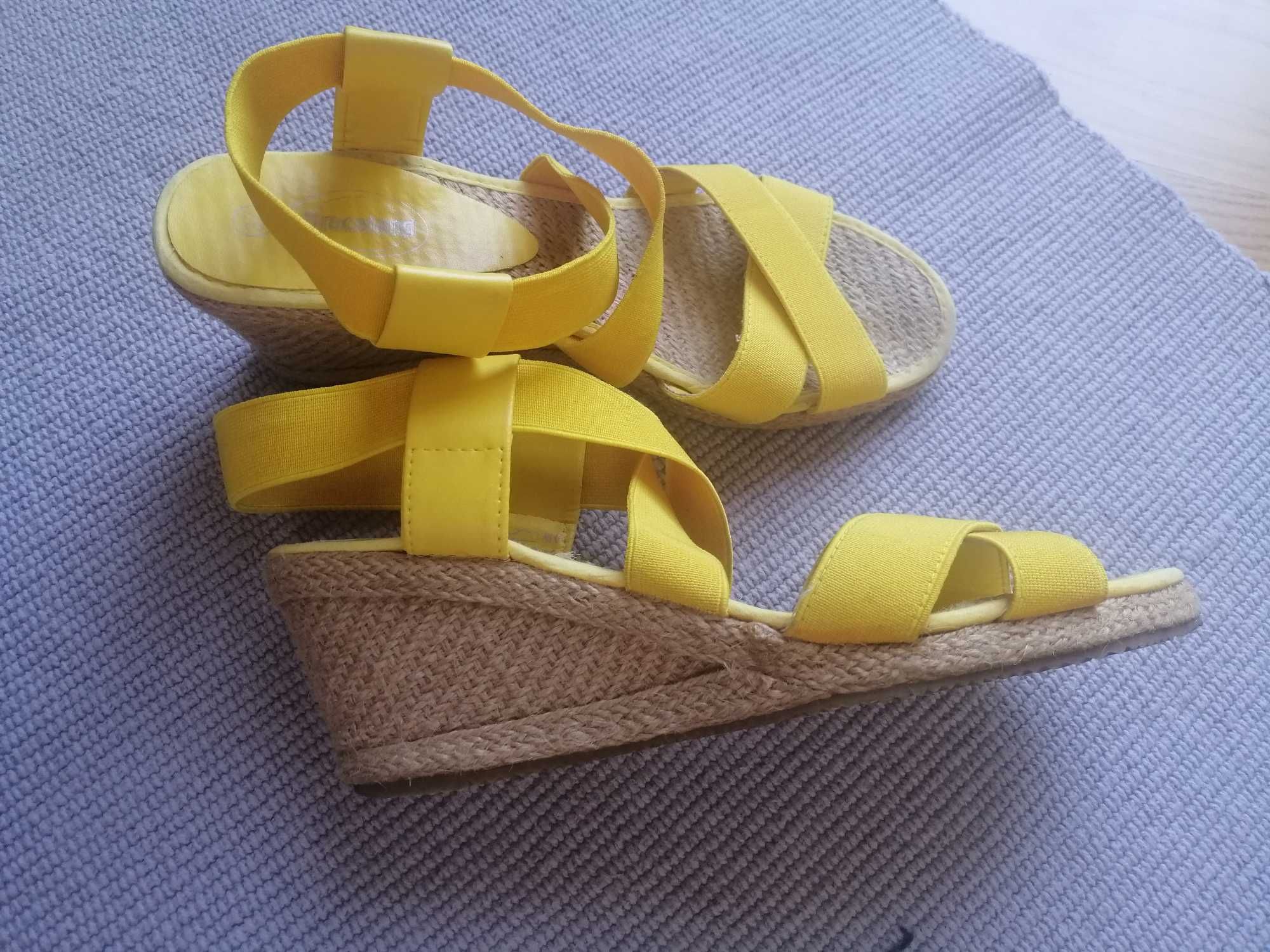 sandały na koturnie, espadryle żółte, 37, Deichmann, sznurek