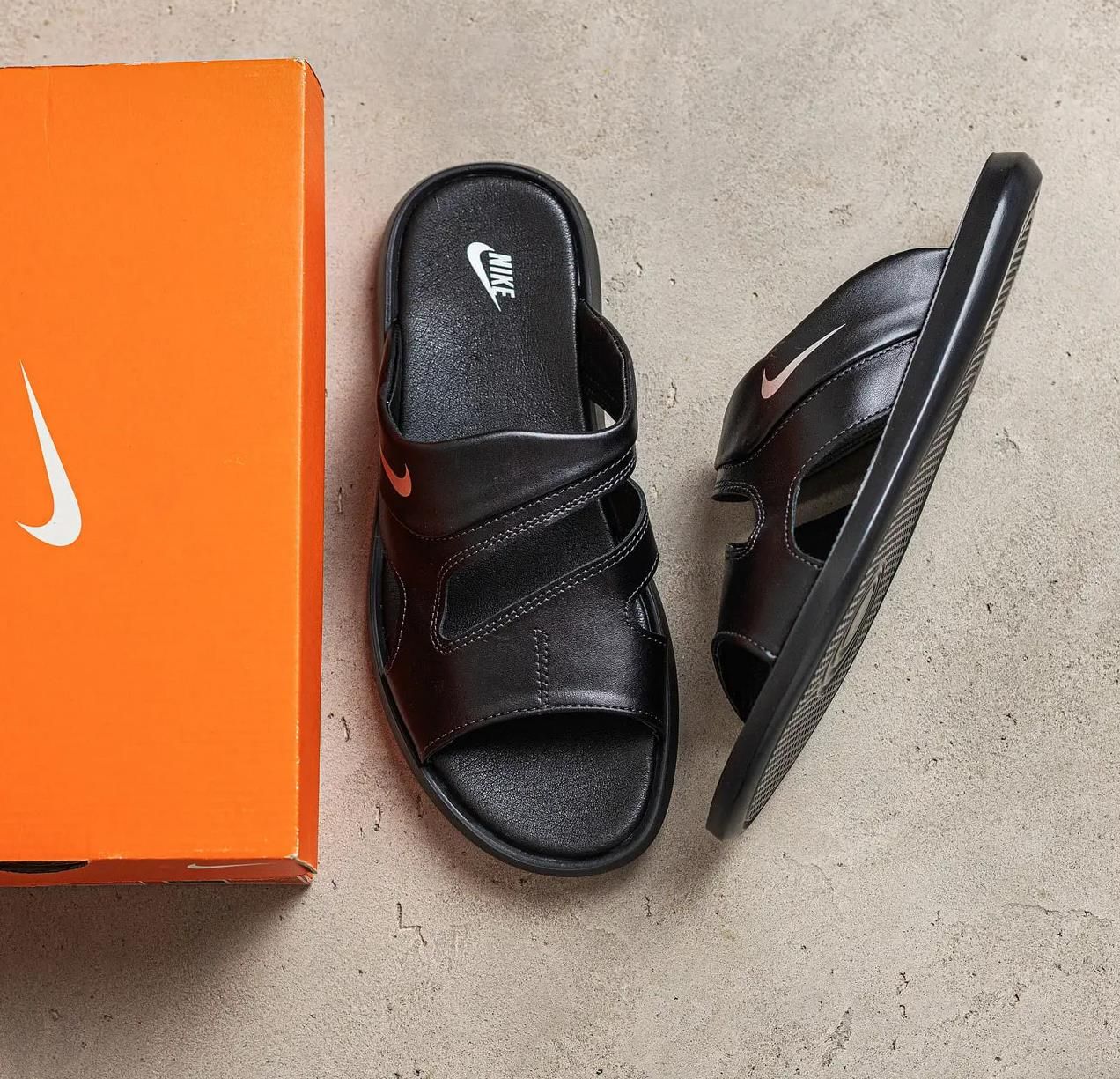 Мужские шлепанцы Nike черные, кожаные шлепки найк