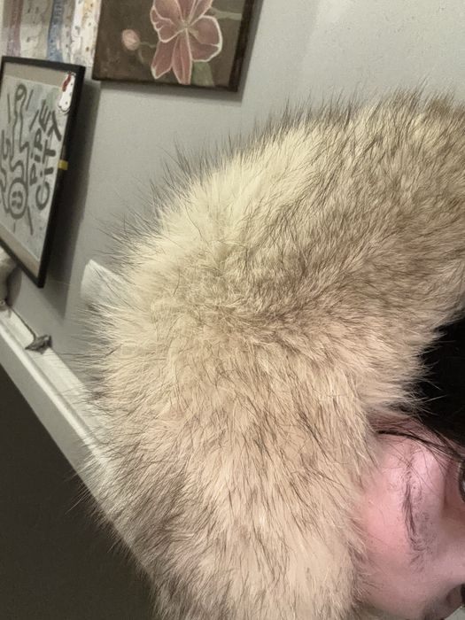 puszysta czapka naturalna w jasnym kolorze