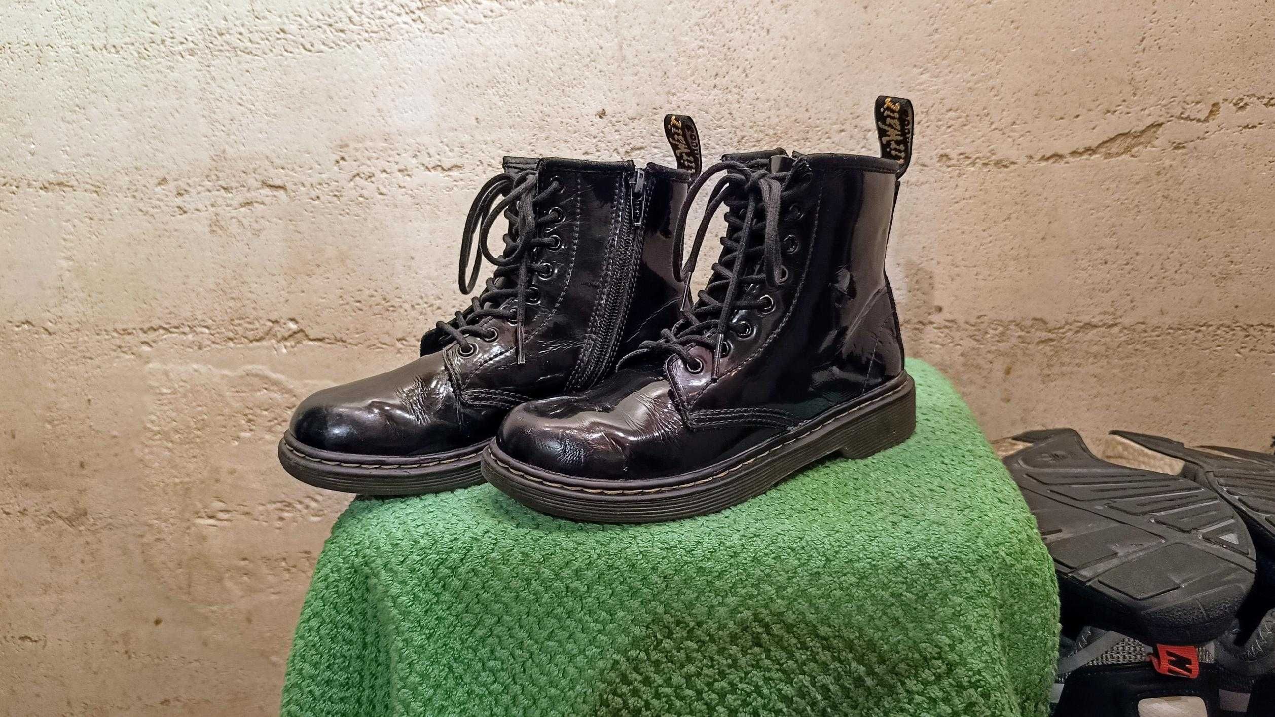 Dziecięce glany DR.MARTENS 1460 J r.33 skóra lakierowane stan b.dobry