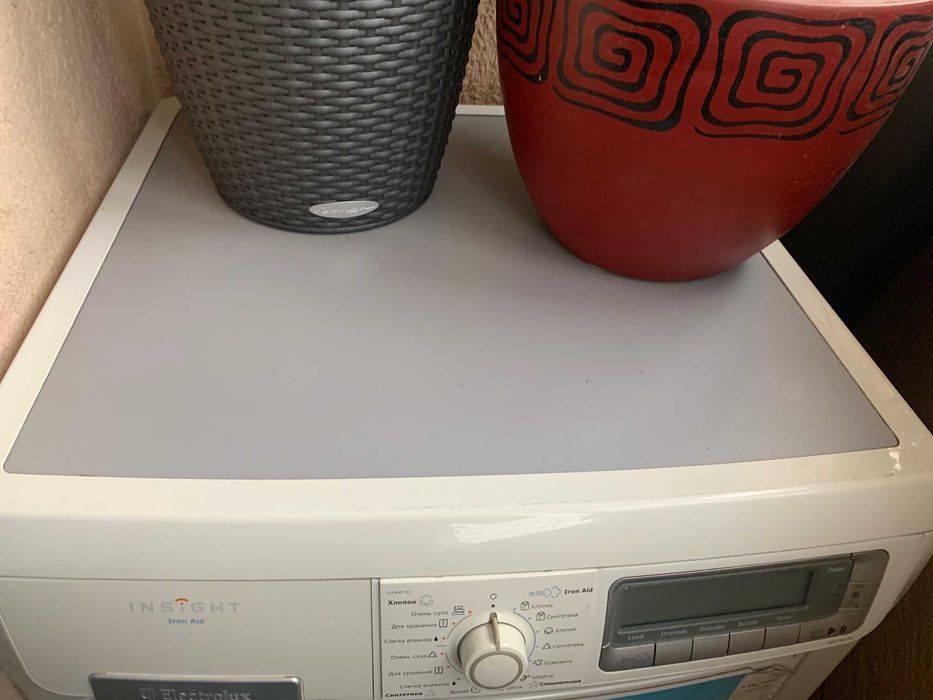 Продам сушильную машину Electrolux с функцией глажки