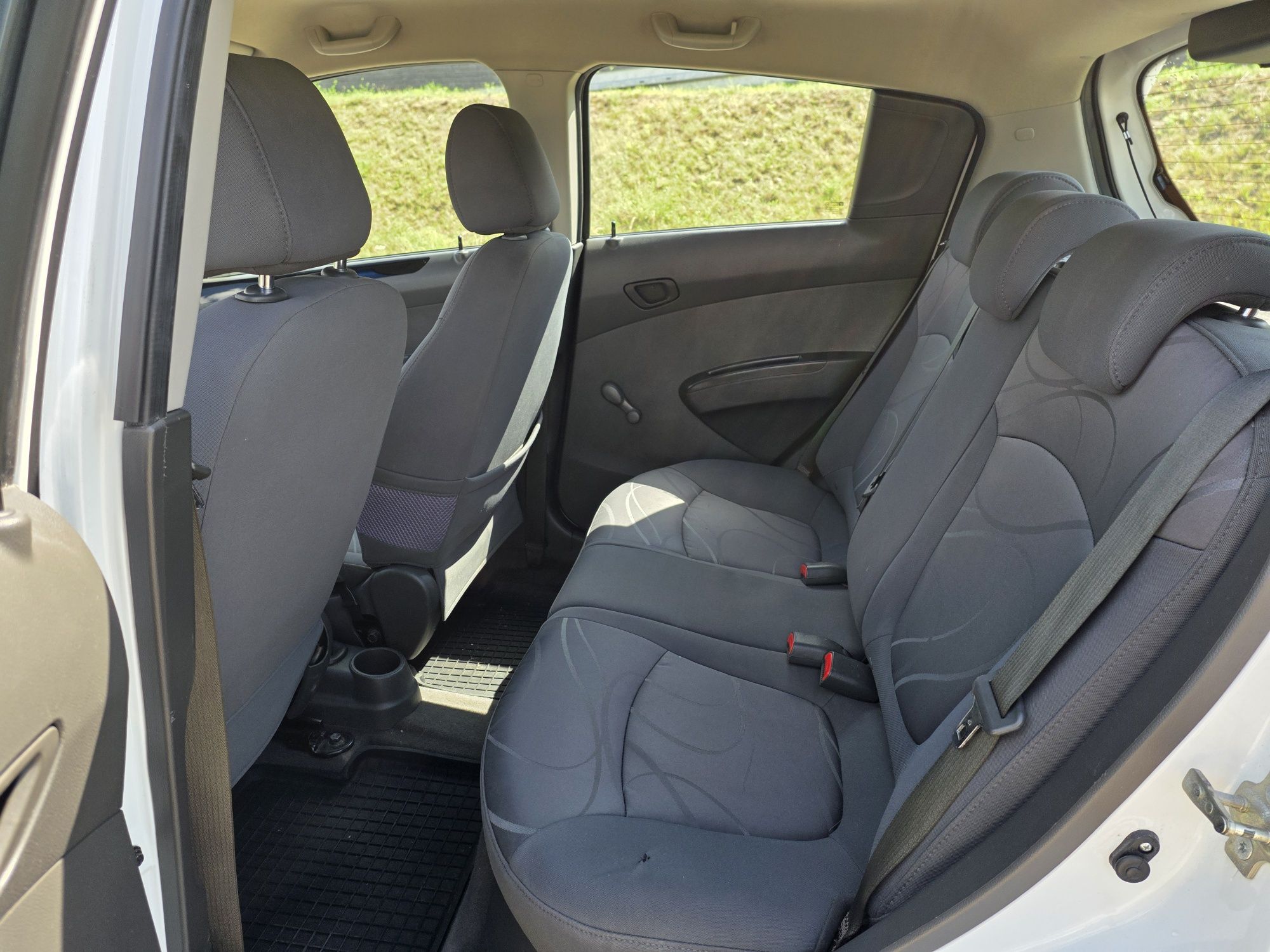 Chevrolet sprak 1.0LX 2011r