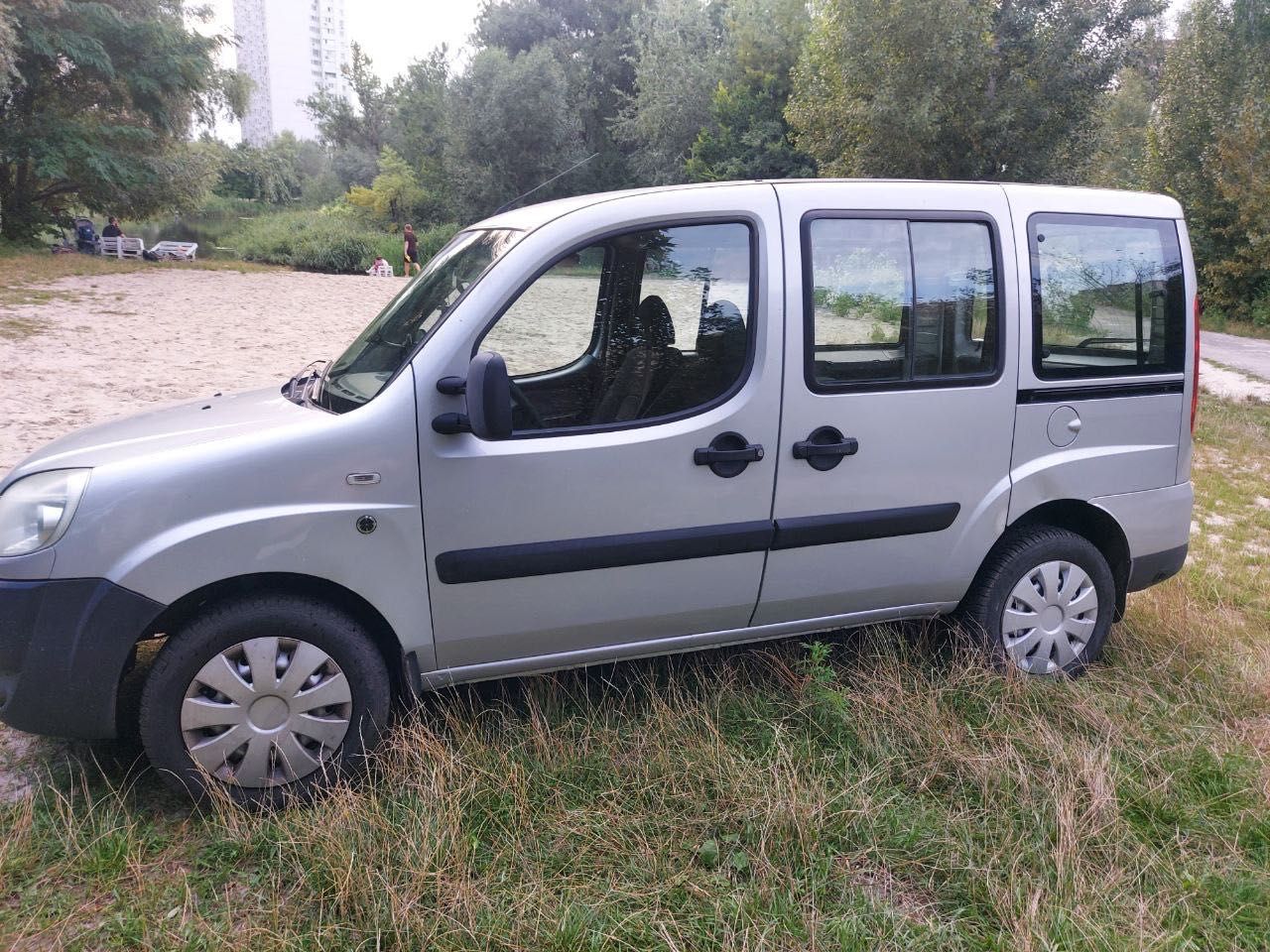 Автомобіль Fiat doblo