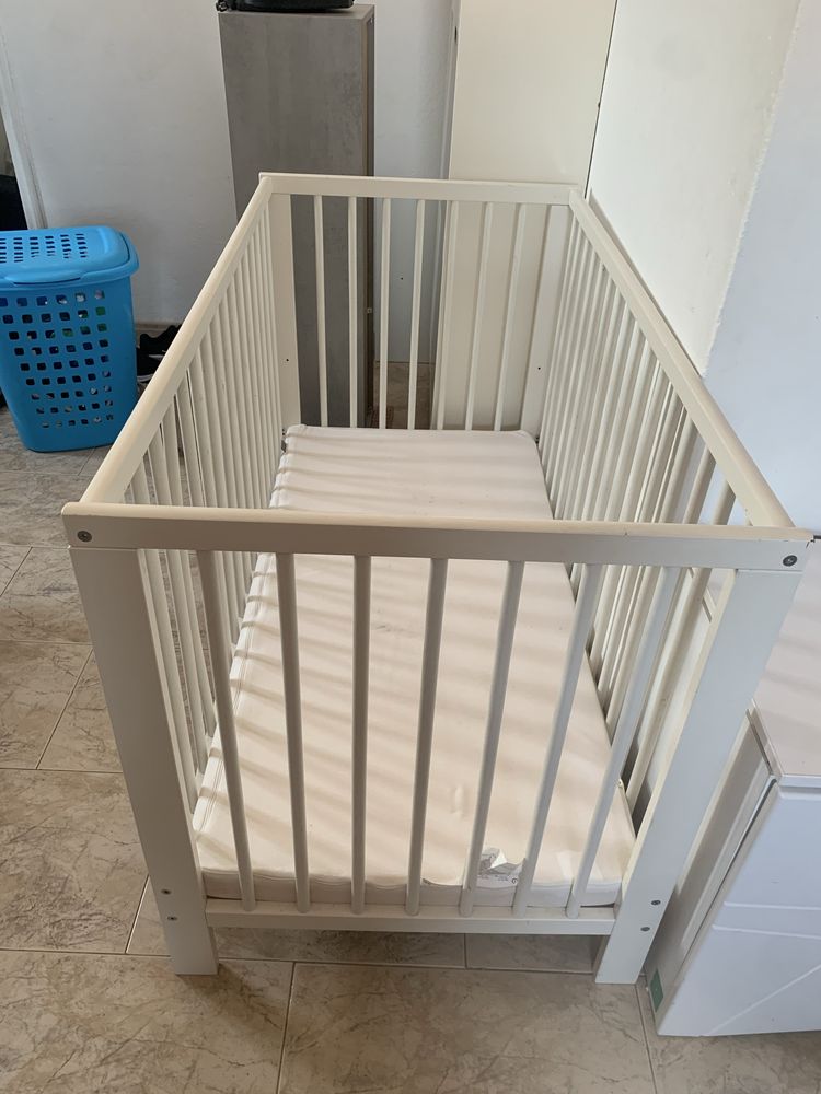 Berço para bebê otimo estado com colchao
