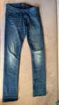 Męskie spodnie jeansowe Superdry, model Corporal.Slim, r. W32/L36