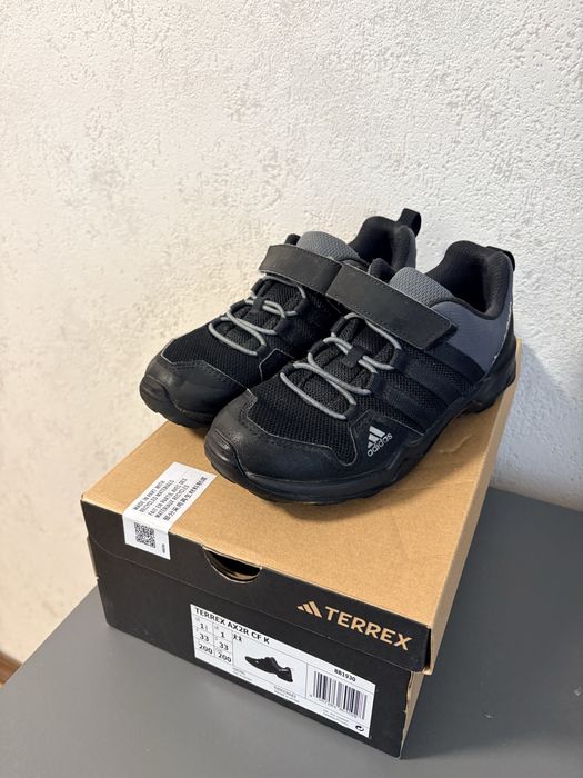 Adidas кроссовки для мальчика 33 р