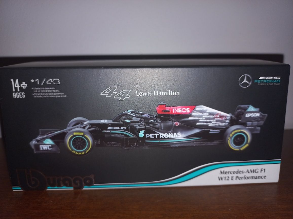 Bburago bolid Mercedes AMG F1 W12 E Performance,  L. Hamilton, 1:43