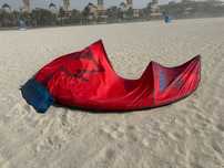 North Reach 10 m rubine red kitesurfing latawiec