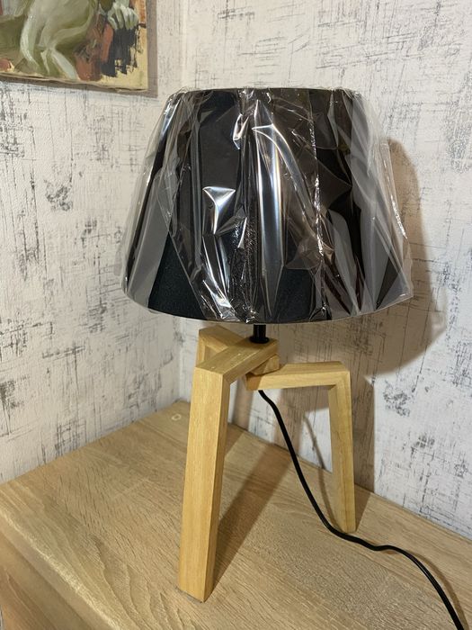 Лампа настільна Eglo